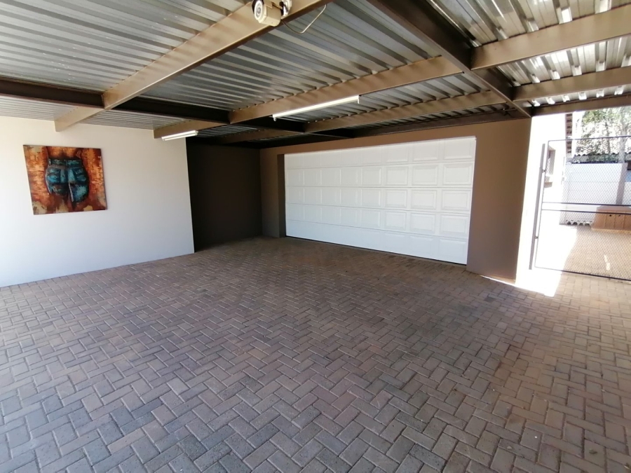 3 Bedroom Property for Sale in Langenhovenpark Free State